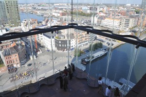 Vue sur le port d'Anvers depuis le Musée Mas.