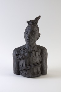 Femme à la robe noire (série des porteurs de sièges), Four à bois, 39 x 23 x 17,5 cm, 2018