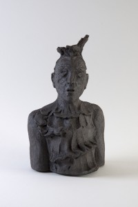 Femme à la robe noire (série des porteurs de sièges), Four à bois, 39 x 23 x 17,5 cm, 2018